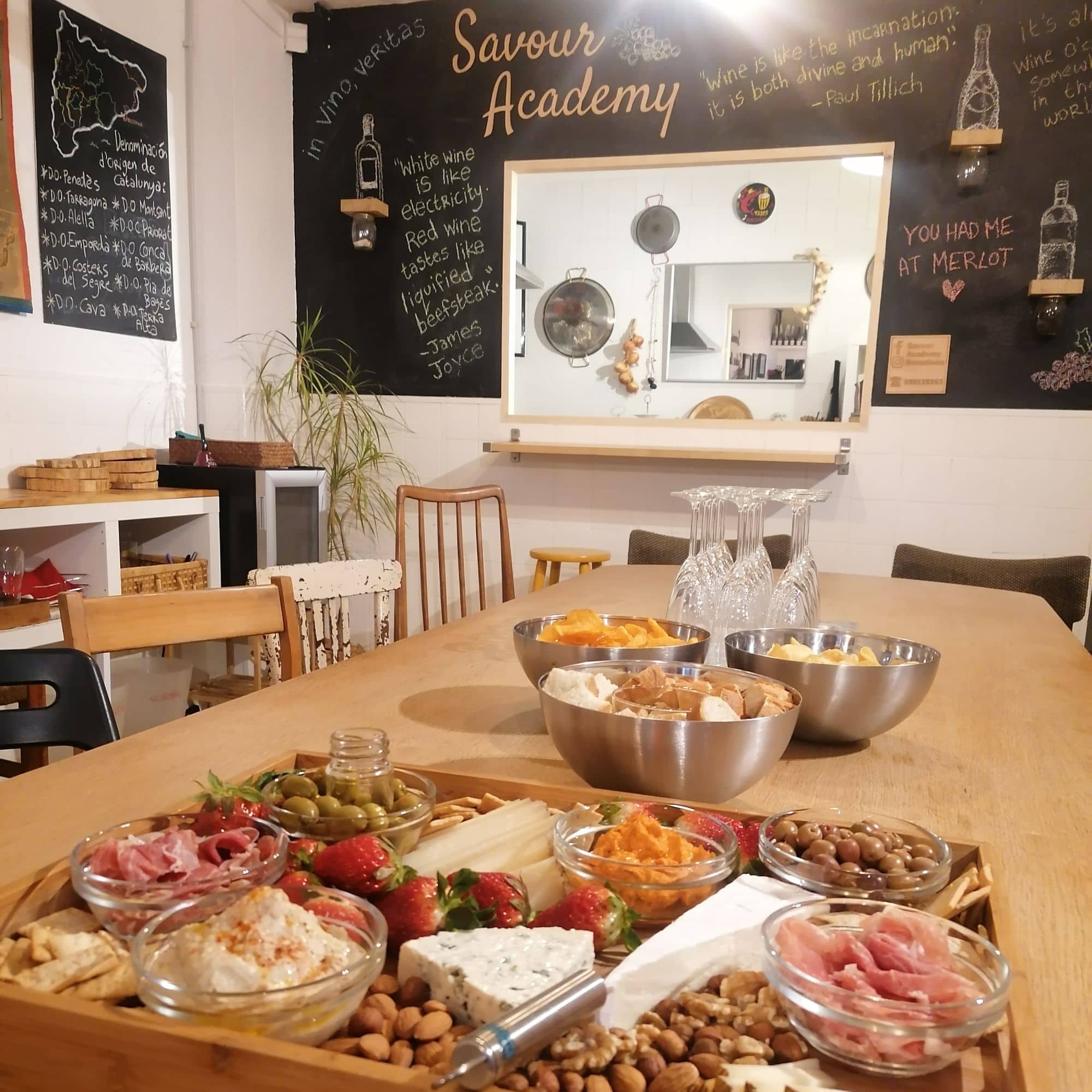 s-5-what-to-expect-grazing-board-class-catalan-charcuterie-local-cheeses-savour-academy-barcelona-wine-pairing Making sangria recipes from scratch
